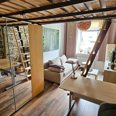 Guenstige Wochenunterkunft Fuer Schueler, Studenten Und Berufstaetige