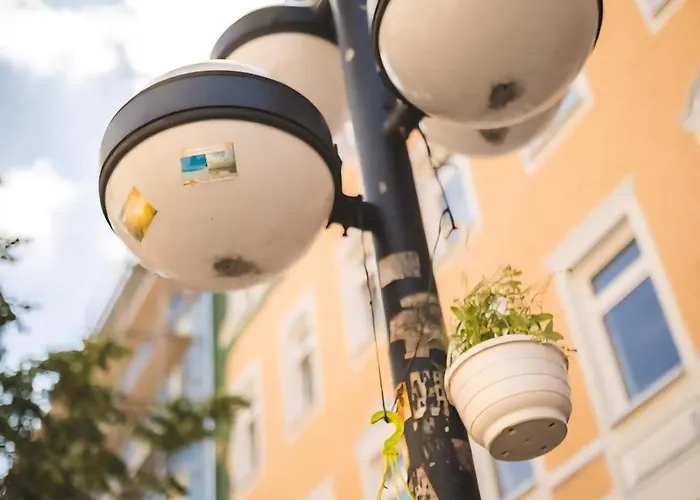 Guenstige Wochenunterkunft Fuer Schueler, Studenten Und Berufstaetige ホームステイ