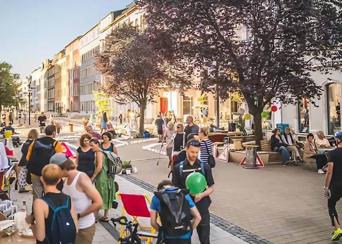 Guenstige Wochenunterkunft Fuer Schueler, Studenten Und Berufstaetige * ケムニッツ
