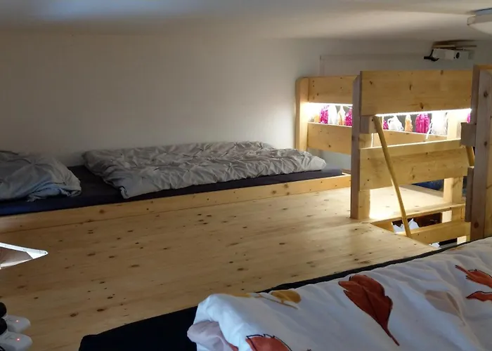 Guenstige Wochenunterkunft Fuer Schueler, Studenten Und Berufstaetige ホームステイ ケムニッツ