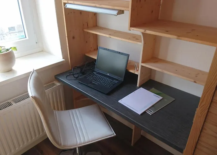Guenstige Wochenunterkunft Fuer Schueler, Studenten Und Berufstaetige ケムニッツ